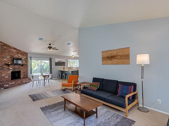 5th image of 255 W San Pedro Ave