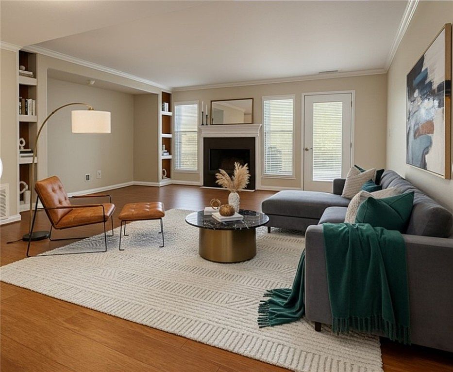 2534 E Sweetbriar Dr