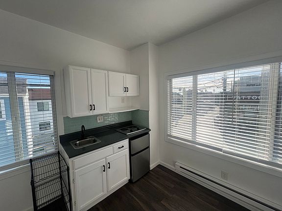 4th image of 906 Pacific Ave #642