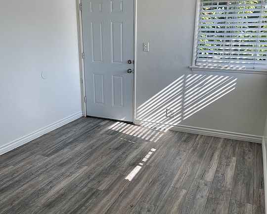 4th image of 2280 S Barrington Ave #8