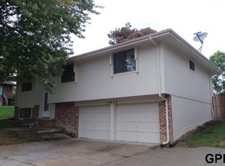 7934 Cottonwood Ave, La Vista, NE 68128