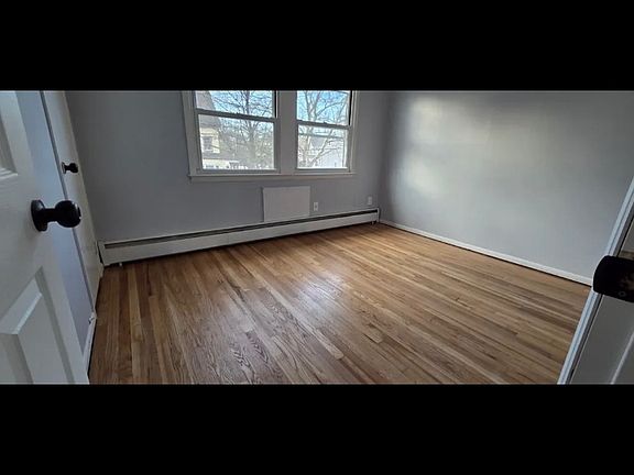 3rd image of 1611 Oliver St #2L