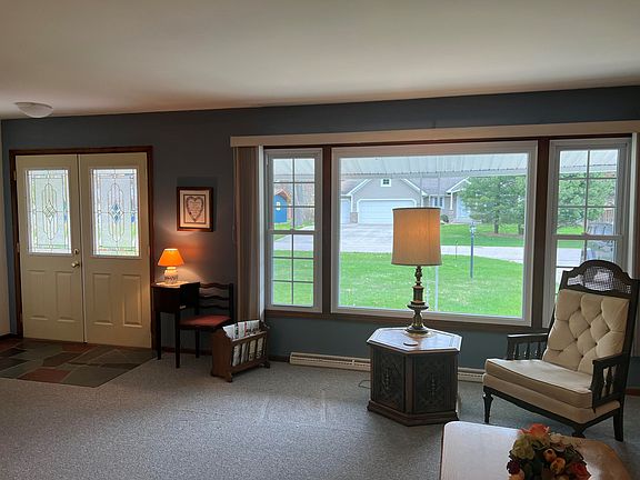 5th image of 1899 Shorewood Dr