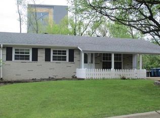 1738 Roth Hill Dr, Maryland Heights, MO 63043