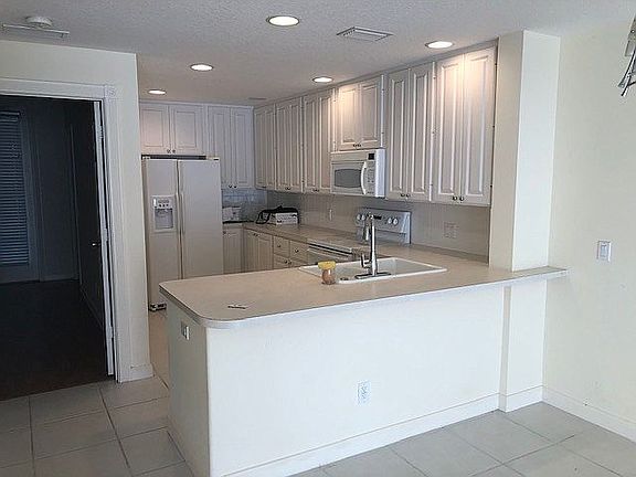 5th image of 3352 Greenway Dr
