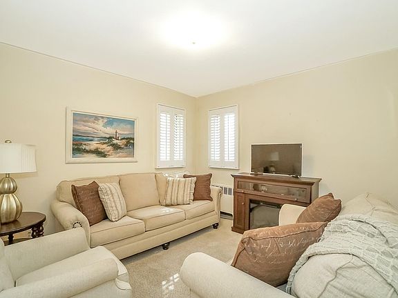 5th image of 3486 Edgerton Ave