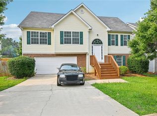 1147 Saint Phillips Ct, Locust Grove, GA 30248