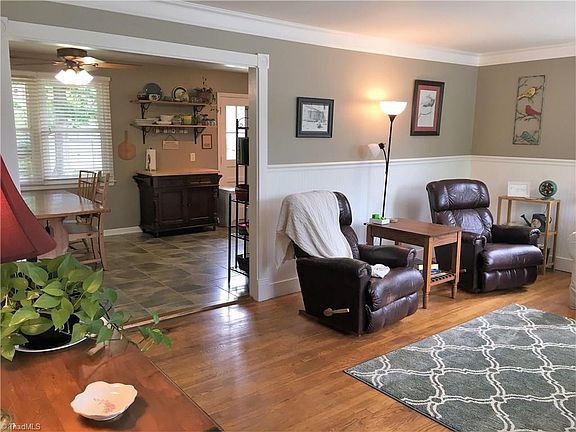 5th image of 2700 Hill N Dale Dr