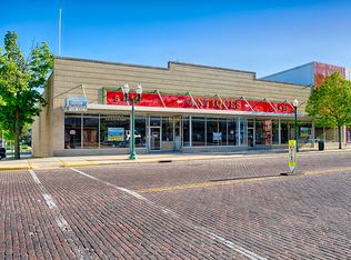 230 E Walworth Ave, Delavan, WI 53115