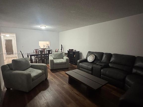 3rd image of 2800 Somerset Dr APT 404