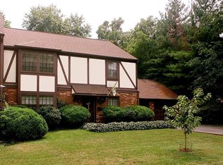 1058 Old Country Club Rd NW, Roanoke, VA 24017