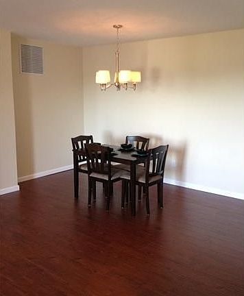 5th image of 23 Buckingham Ct