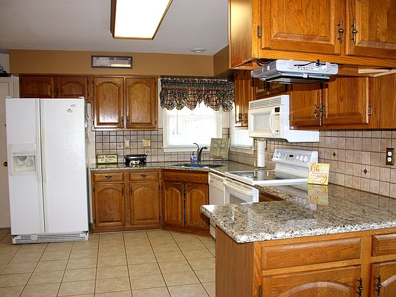 4th image of 13579 Castlebridge Ln