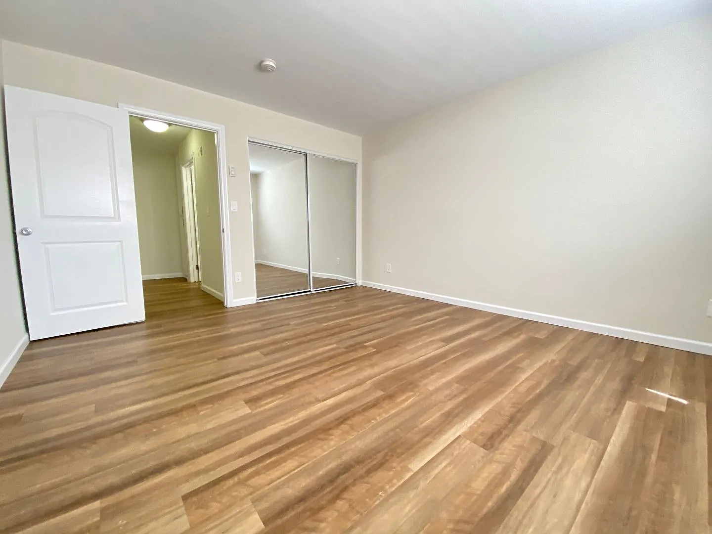 2475 Corinth Apartments — Photo 1