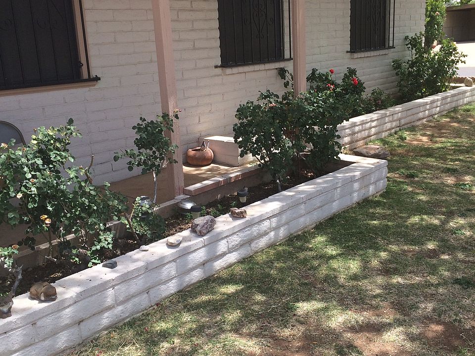 3 bedroom 2 bath lg Den