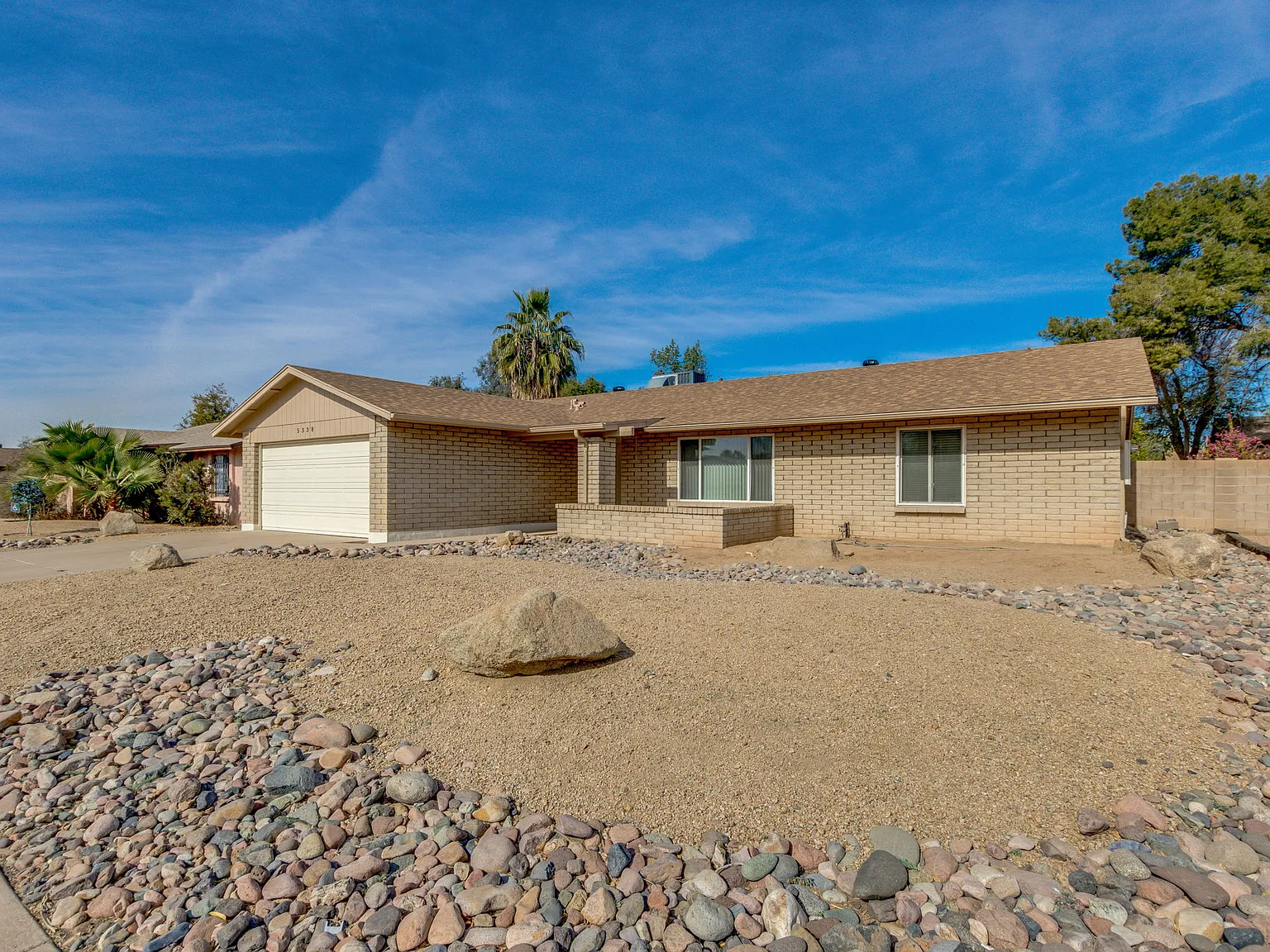 3 bed, 1744 sqft, $2,400 — Photo 2