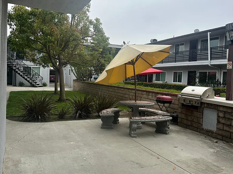 12048 Downey Ave #E — Photo 4