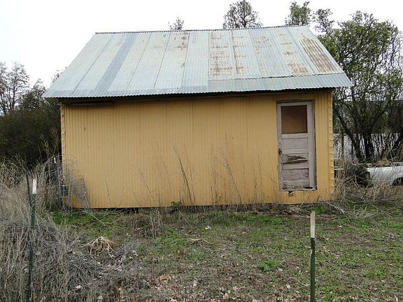 3rd image of 721 E Patit Ave