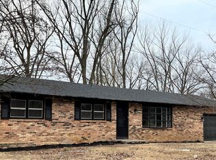 1103 McDougal Rd, Mahomet, IL 61853