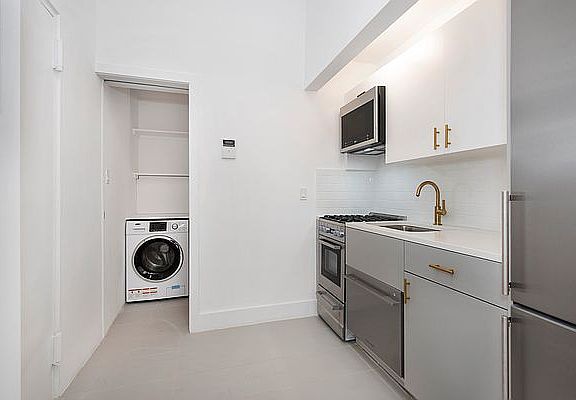 2nd image of 17 E 7th St #4B