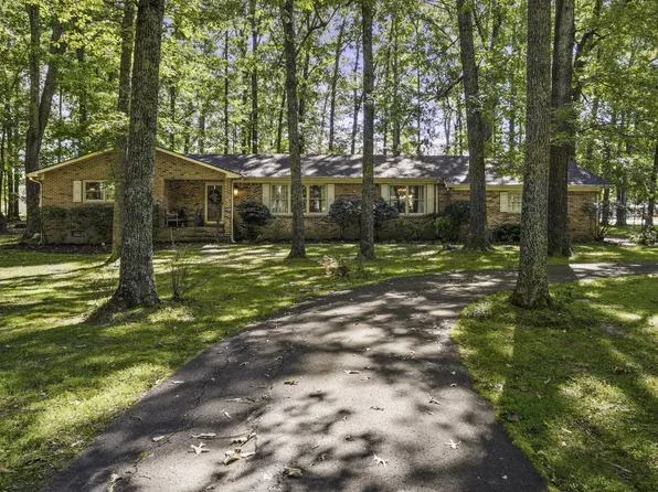 213 Regwood Dr, Tullahoma, TN 37388