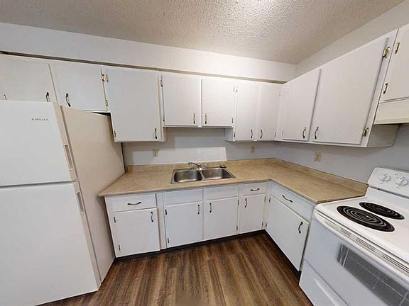 3rd image of 5117 44th St #210