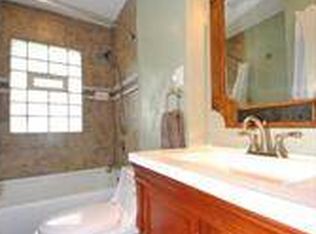 7655 Flora Ave, Saint Louis, MO 63143