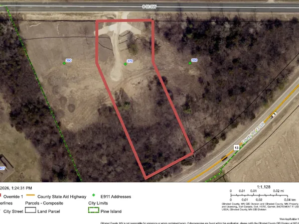 370 8th St SW, Pine Island, MN 55963