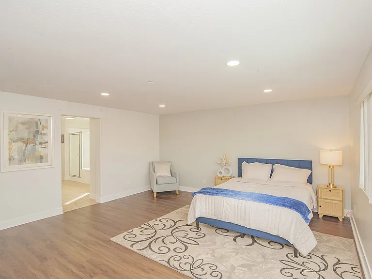 26876 Alta Mira St — Photo 33
