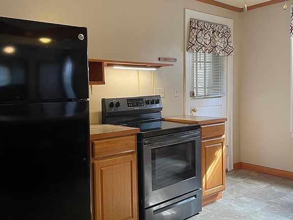 4th image of 717 Hawley Ave Floor 1