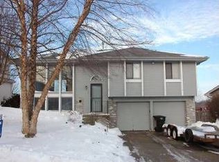 7020 Joyce St, Omaha, NE 68138