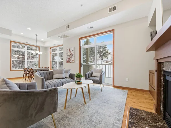 1256 County Road D E APT 104, Maplewood, MN 55109