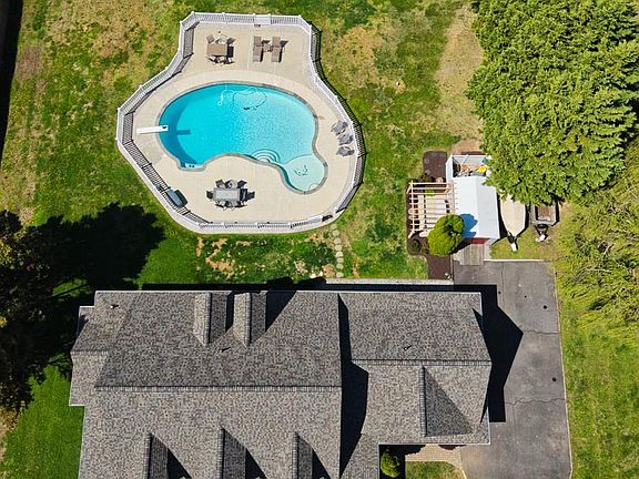 4th image of 1604 Midway Rd