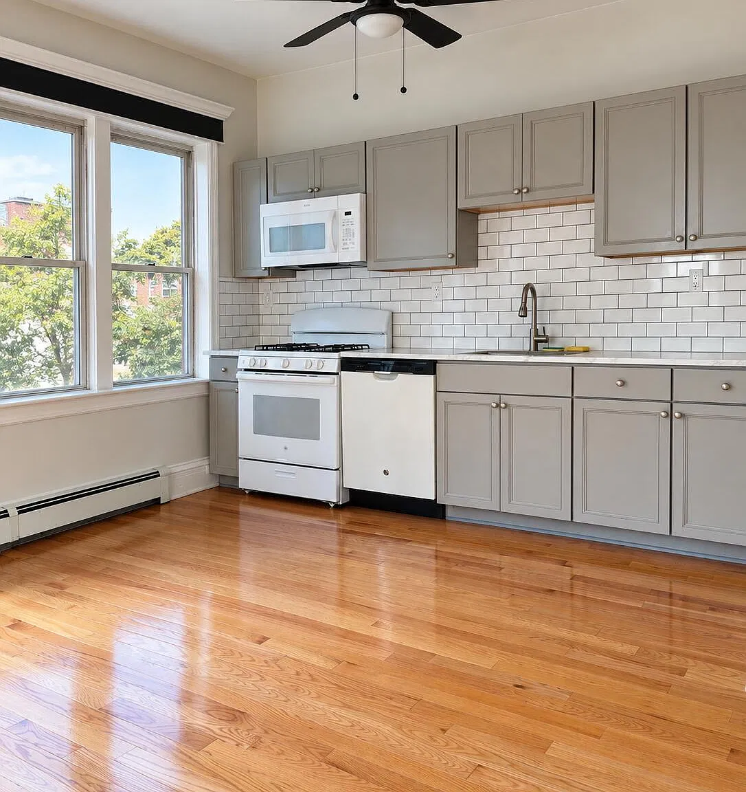 3 bed, 1.0 bath, 3588 sqft, $3,000 — Photo 1