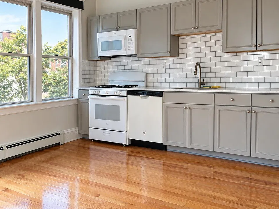 31 Corson Ave