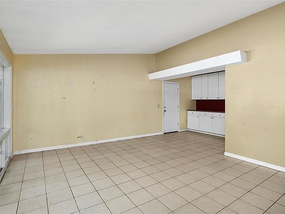 4th image of 2320 Saint Catherine St