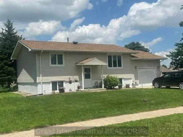 4026 Reed Rd, Grand Island, NE 68803