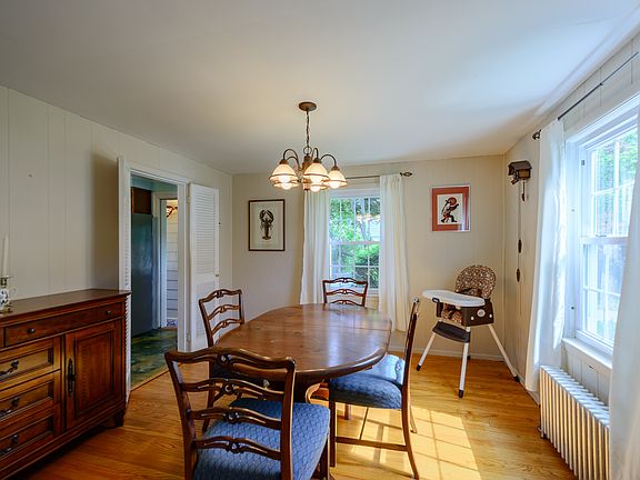 5th image of 221 Squantum Dr