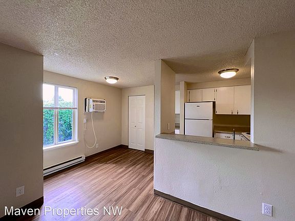 2nd image of 130 S Conway Pl #11465983