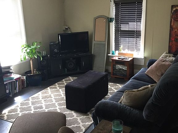 4th image of 1010 W Galena St
