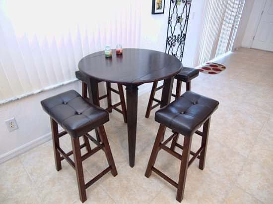 HR5P284G-Breakfast-Nook