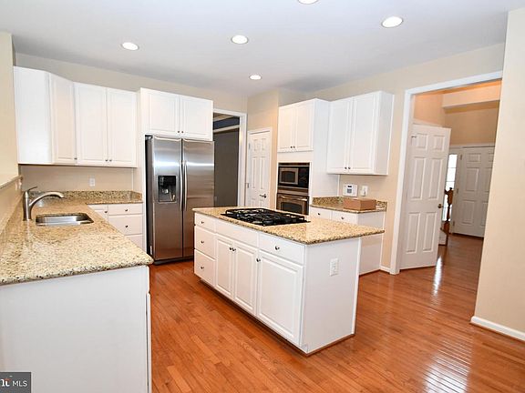 3rd image of 8 Cabinet Maker Dr