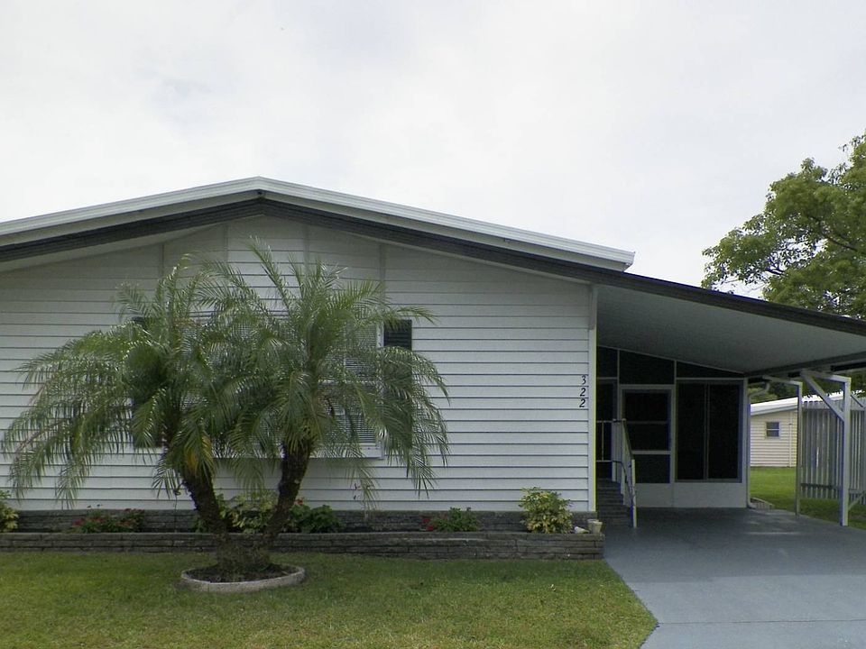 1st image of 322 Country Club Cir W
