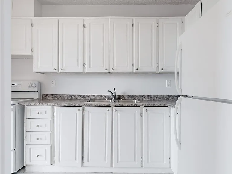 150 Lakeshore Rd W #1412 — Photo 15