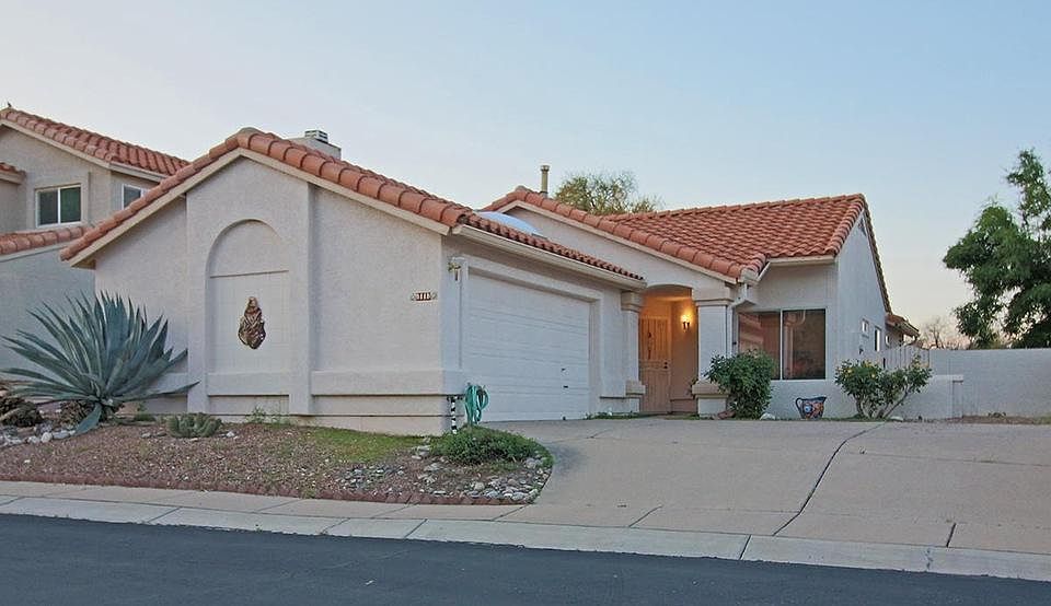 1st image of 818 E Prickly Poppy Dr