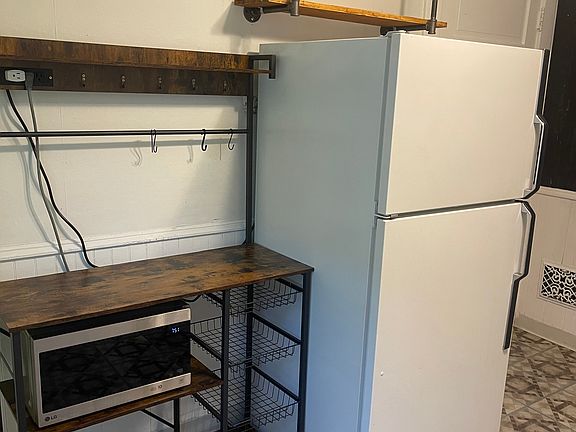 5th image of 459 Potomac Ave #2