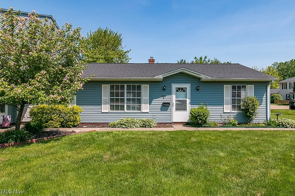 8133 Puritan Dr APT A photo 1