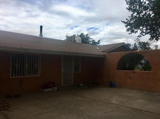 6915 Acequia Dr SW, Albuquerque, NM 87105