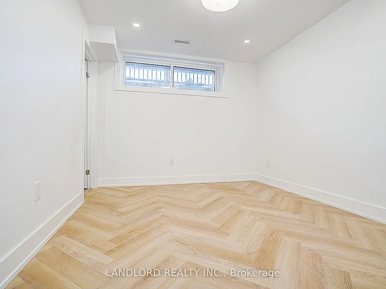1146 Broadview Ave #1 — Photo 32