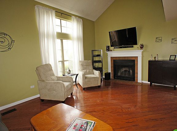 3rd image of 1032 N Knollwood Dr #1032